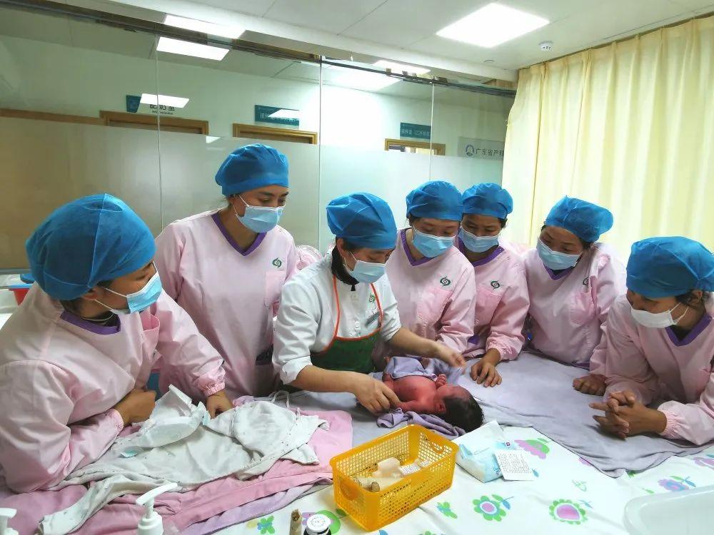 新宁县妇婴监护型护送